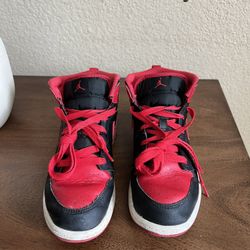Kids Jordan 1 Size 3Y