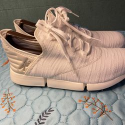 Tennis Shoes 