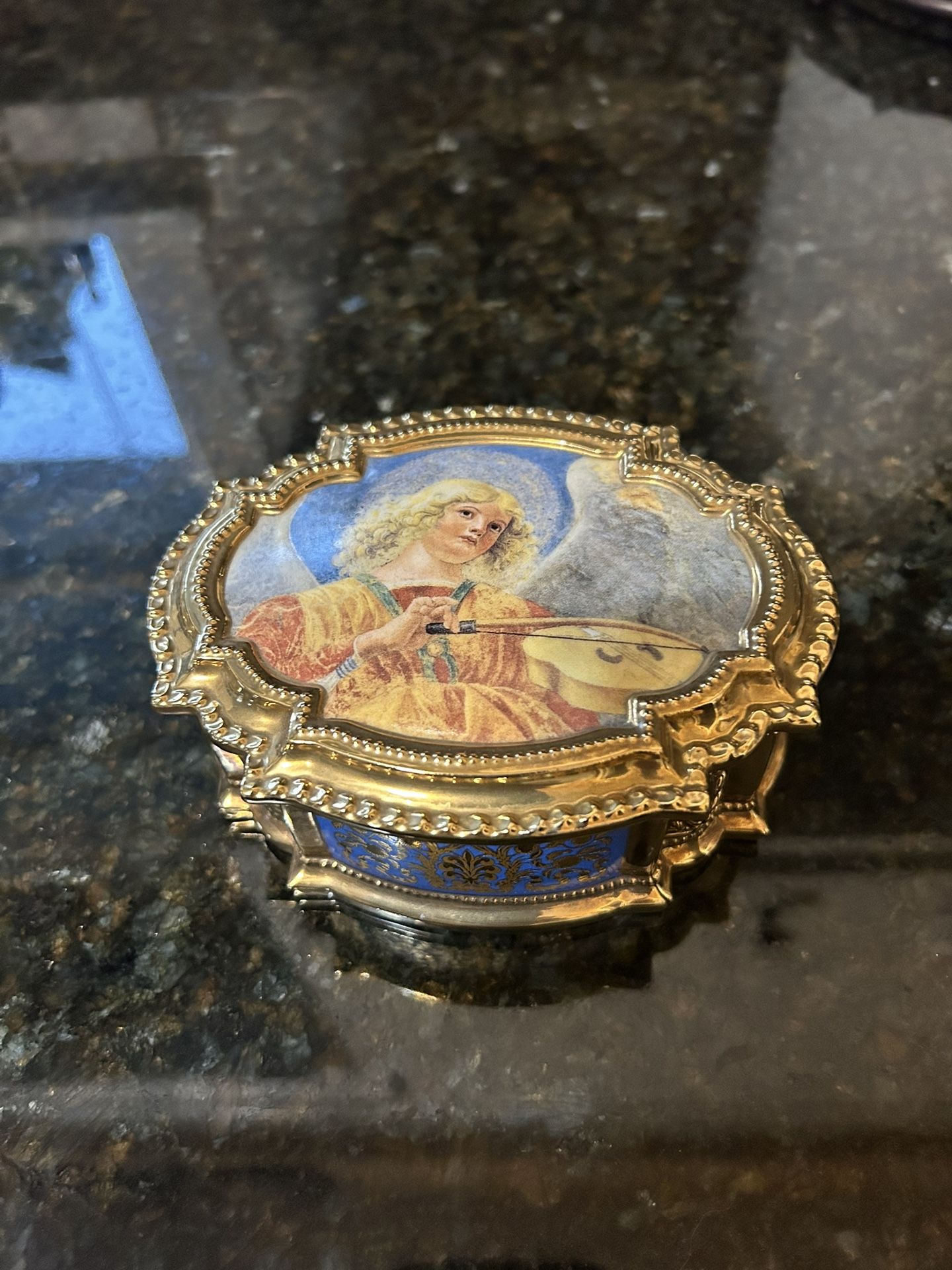 Franklin Mint Angels Of The Vatican Music Box
