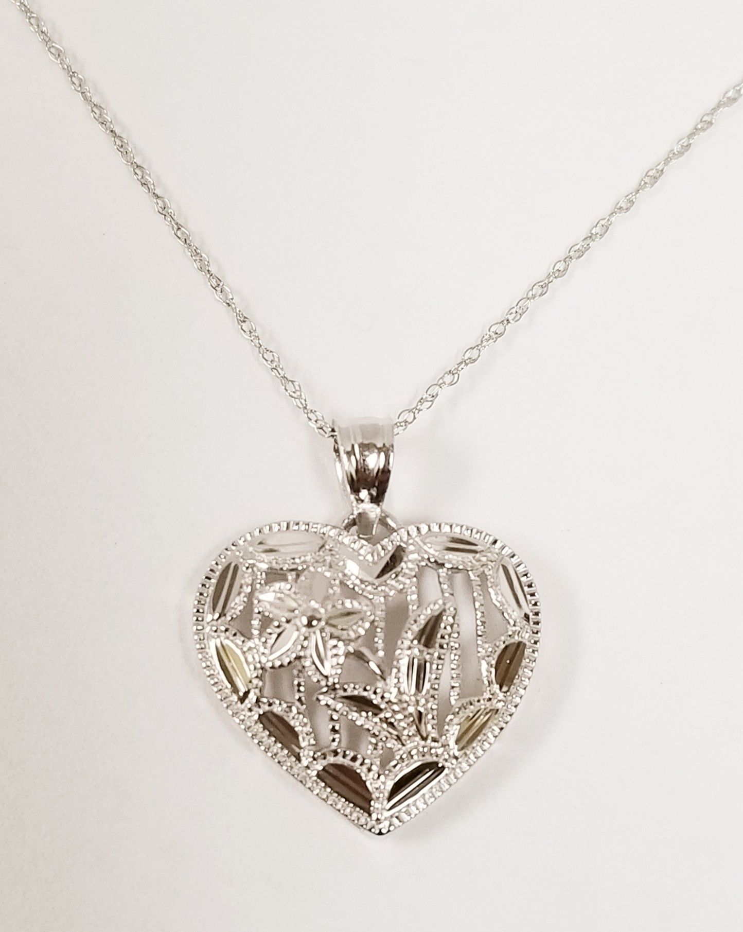 10k White Gold Fine Loose Rope Chain w/ Diamond Cut Heart Pendant