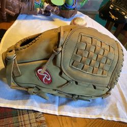 Rawlings SL125 Fastback Model Sandlot Series Pro Design 12 1/2” Baseball Glove like new condition  Comes with 2 baseballs. Plainfield, Illinois