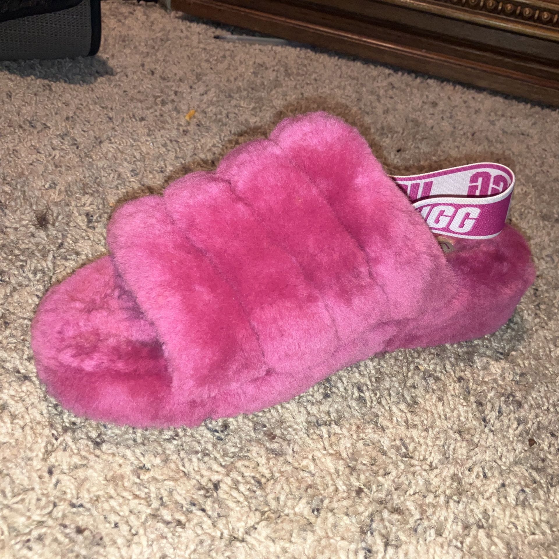 Ugg Woman’s Slippers Size 8