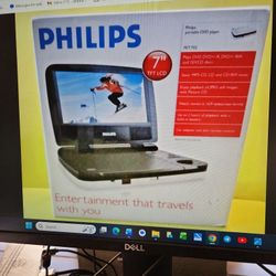 Phillips Portable DVD Player 7 Widescreen Pet70237 With Remote Plus Carrying Case With Cables