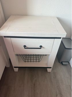 Off-white twin size bedroom set-American Furniture