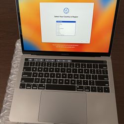 MacBook PRO W/ TouchBar