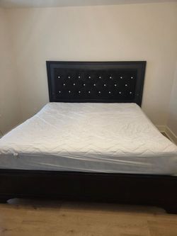 MOVING !! KING LED HEAD BOARD FOR SALE