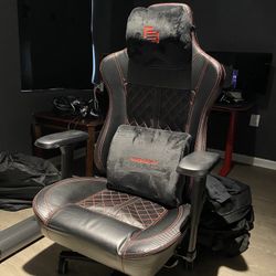 MAINGEAR Gaming Chair