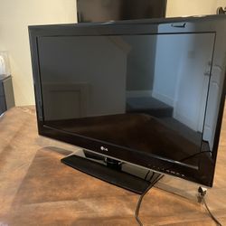 32 inch LG TV