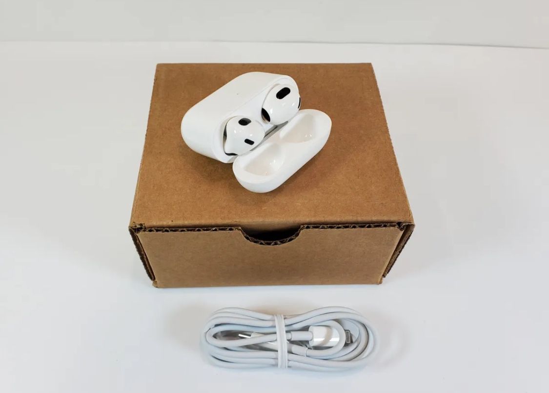Apple AirPods 3rd Generation Wireless In-Ear Headset - White - Very Good Condition