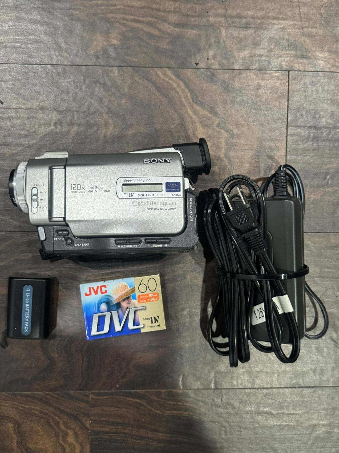 Sony Handycam Mini Dv Camcorder DCR-TRV11