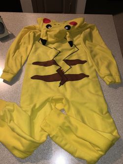 Pokémon pajama kids size 8