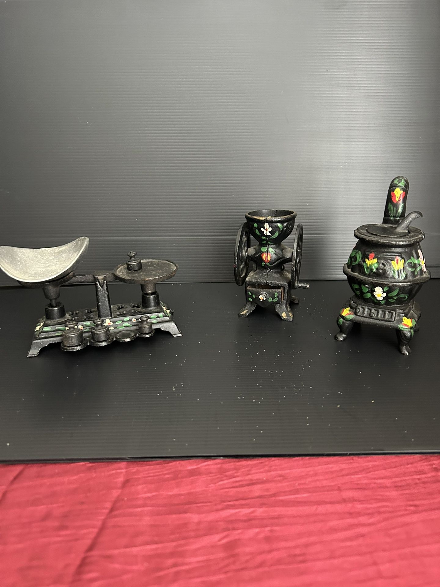 Vintage Cast Iron Set