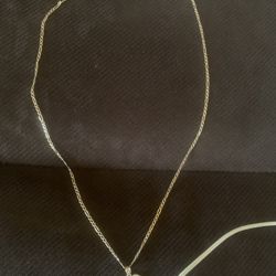 10k gold chain with B pendant 