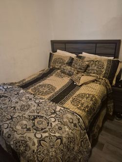 Queen size Bed