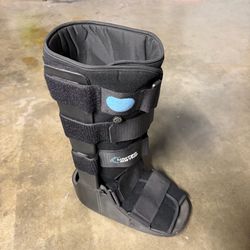 United Ortho Air Cam Walker Fracture Boot in Medium Black