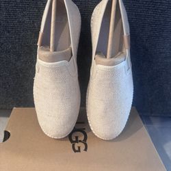UGG SLIP ON