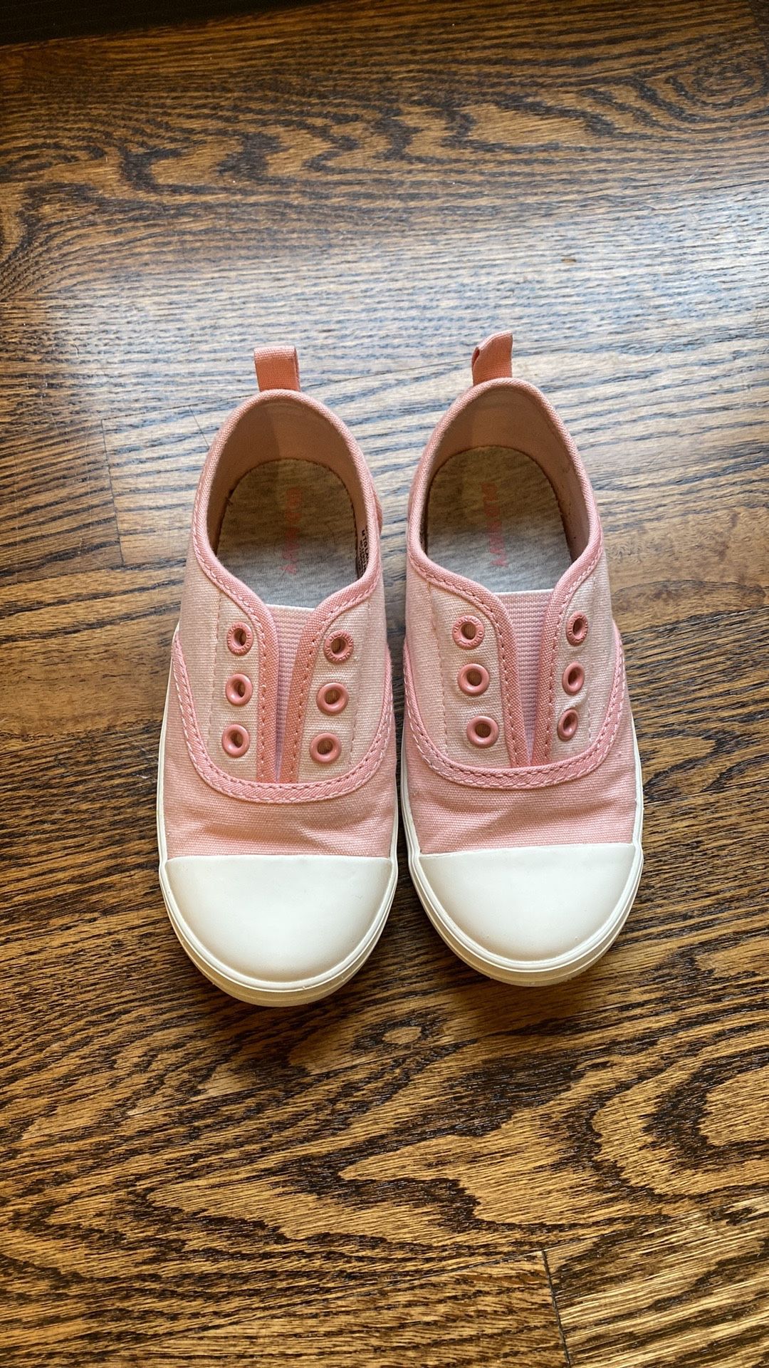 Old Navy Children Shoes - Size 9