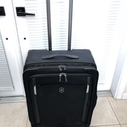 Victorinox Werks Traveler 6.0 Softside Large Spinner Suitcase