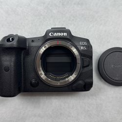 Canon EOS R5 + RF 15-35mm + RF 24-70mm f/2.8L IS USM + CFexpress Card