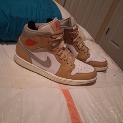 Jordan 1 Mid