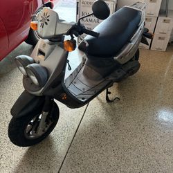 Yamaha zuma scooter