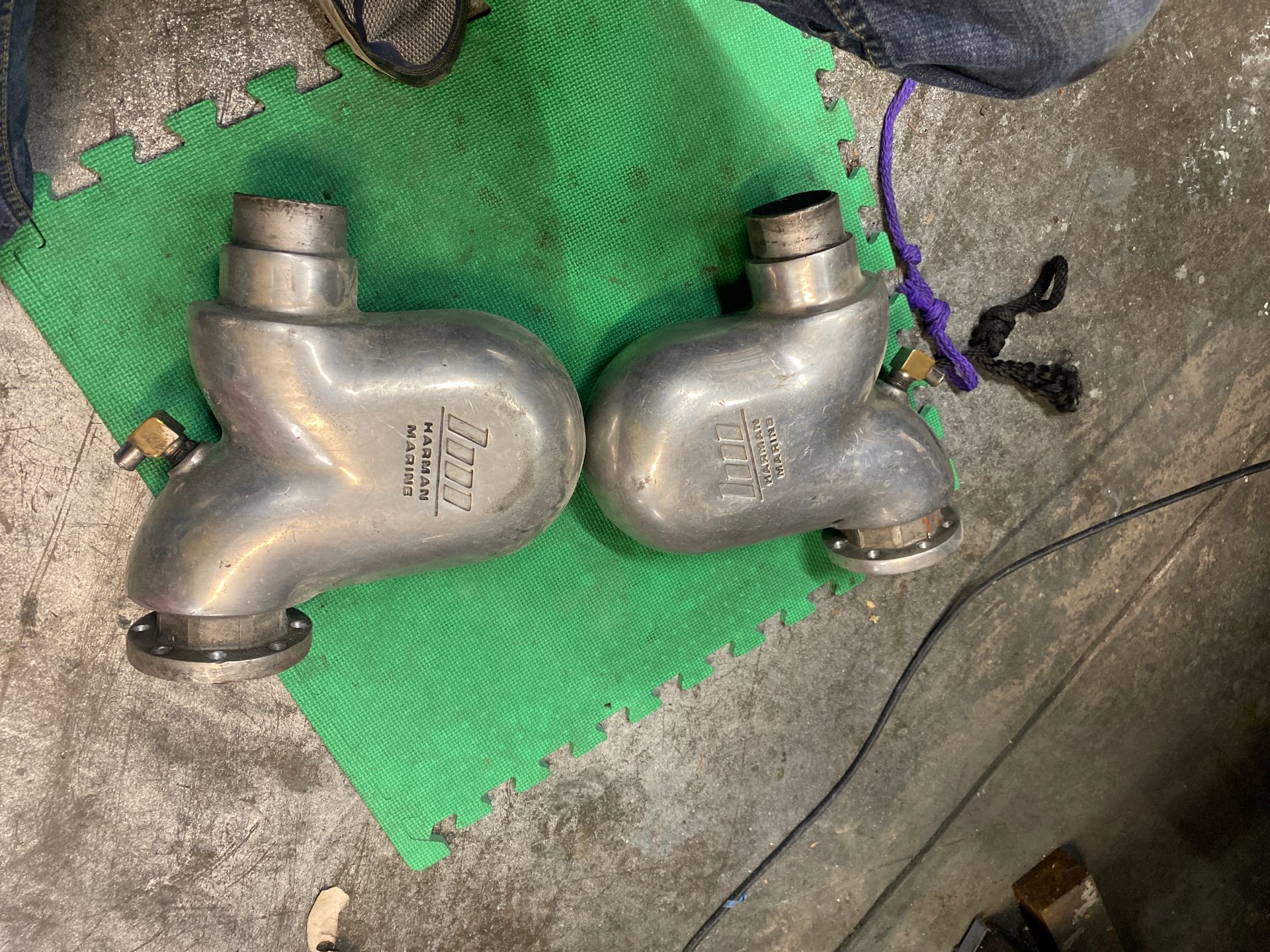 Harmon Marine exhaust snails off of 351 Windsor