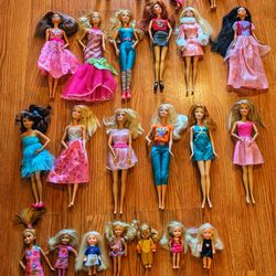 Barbie Car & 20+ Barbies