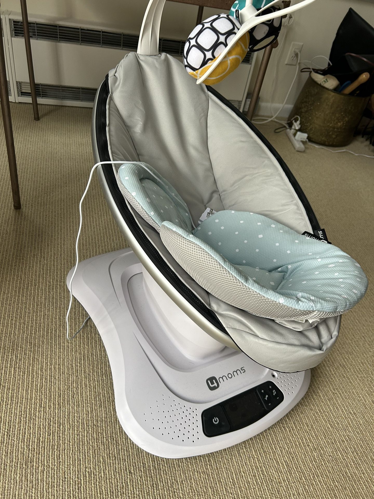 4 Moms Electric baby Swing