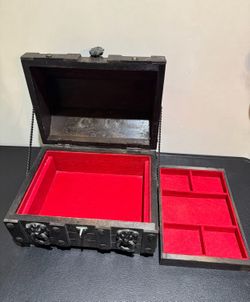 Collectible Vintage Treasure Jewelry Box