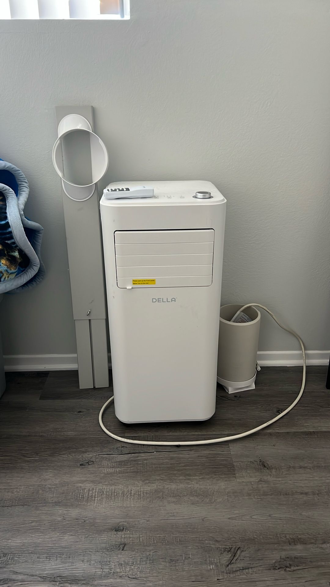 DELLA Air conditioner