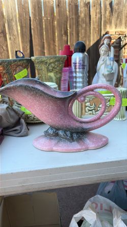 Vintage Hull Pottery Cornucopia Vase