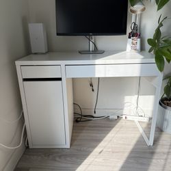 White Desk With Drawers And Side Cabinet