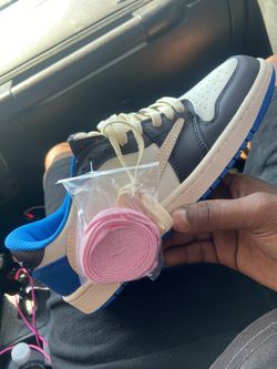 Travis Scott 1s