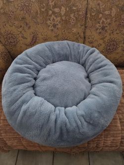 Medium size dog bed