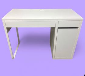 White Makeup Desk