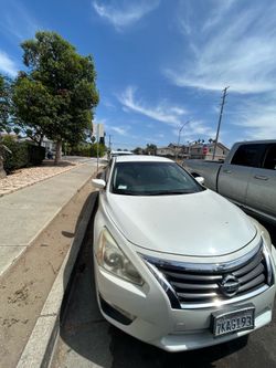 Nissian Altima 2012