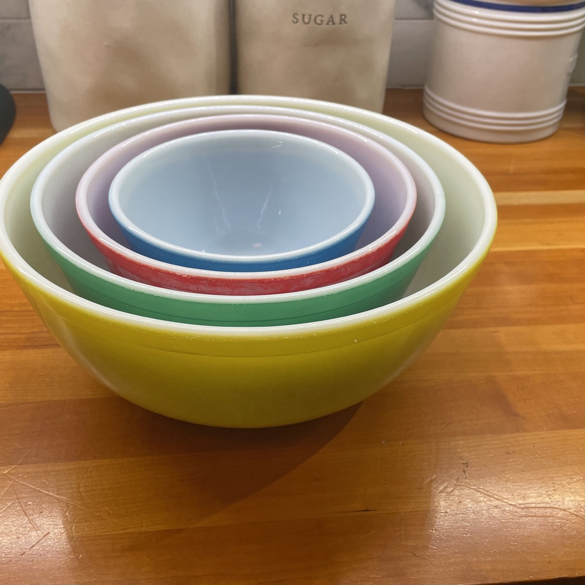 Vintage Pyrex Bowls - Complete Set!!