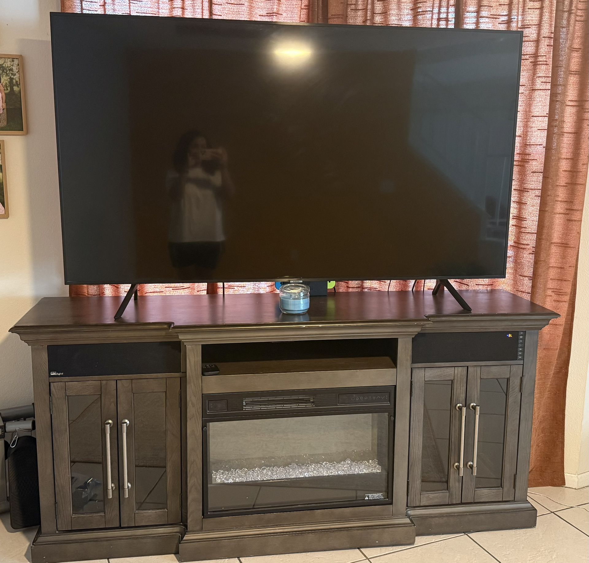 Tv Stand/ Entertainment Center