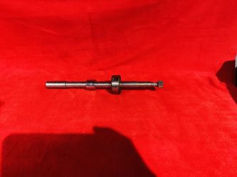 2005 harley davidson deluxe front shaft 3/4” with one bearing