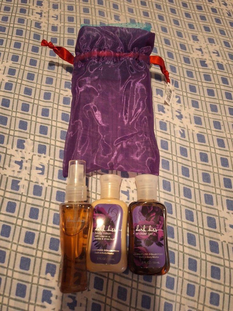 Bath & Body Works (Dark Kiss) Travel Set