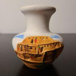 Small Southwest pueblo style vase