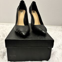 Joe’s Black Gong Pumps