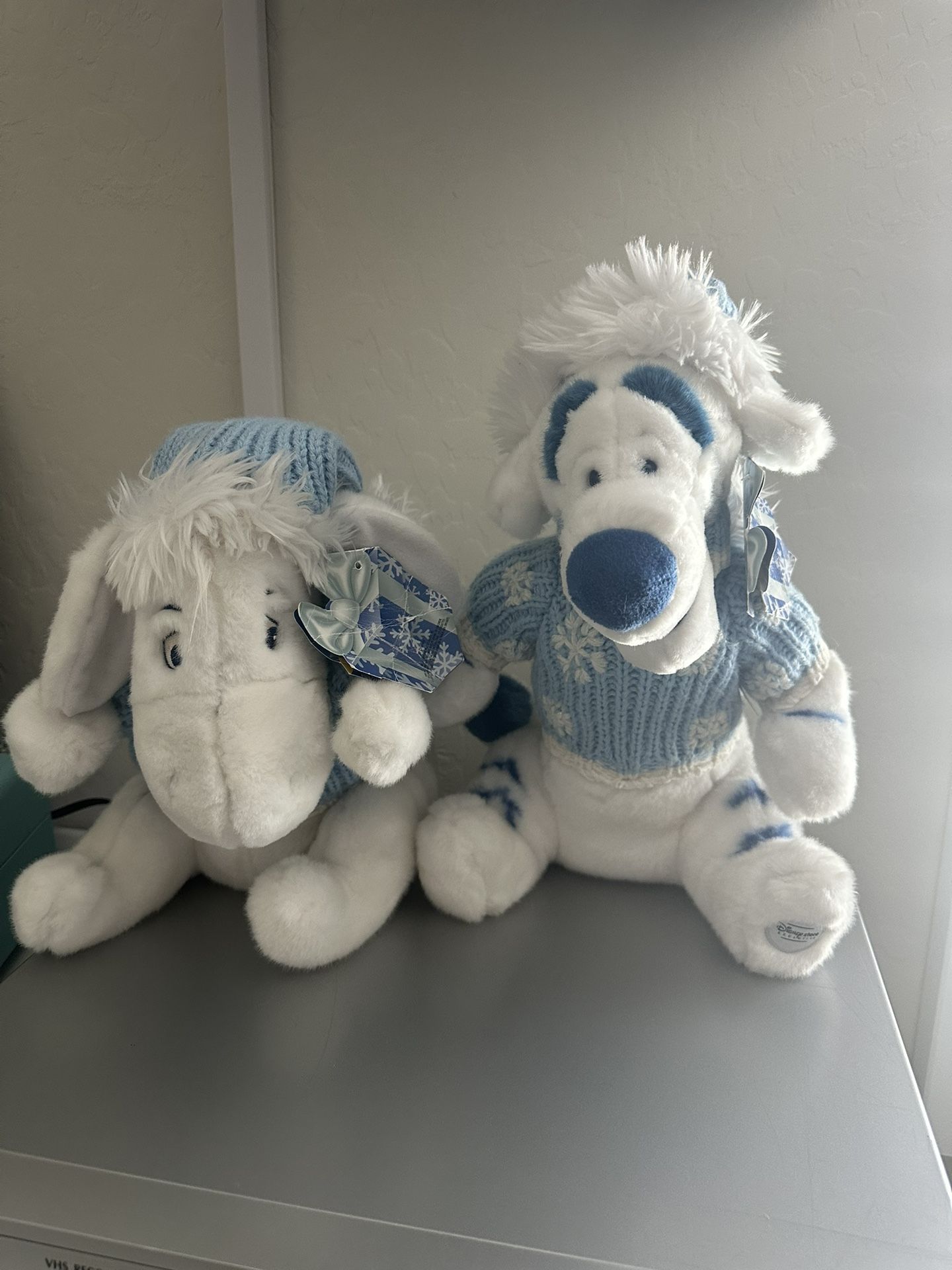 Preowned Disney Tiger And Eeyore Christmas Plush Winnie The Pooh