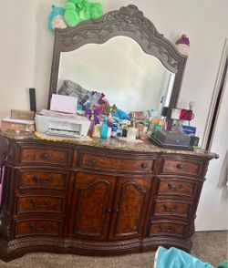 dresser with mirror