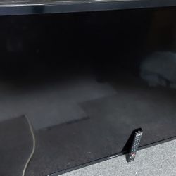 70" Quattron 3D LED Smart TV Excellent Working Condition 