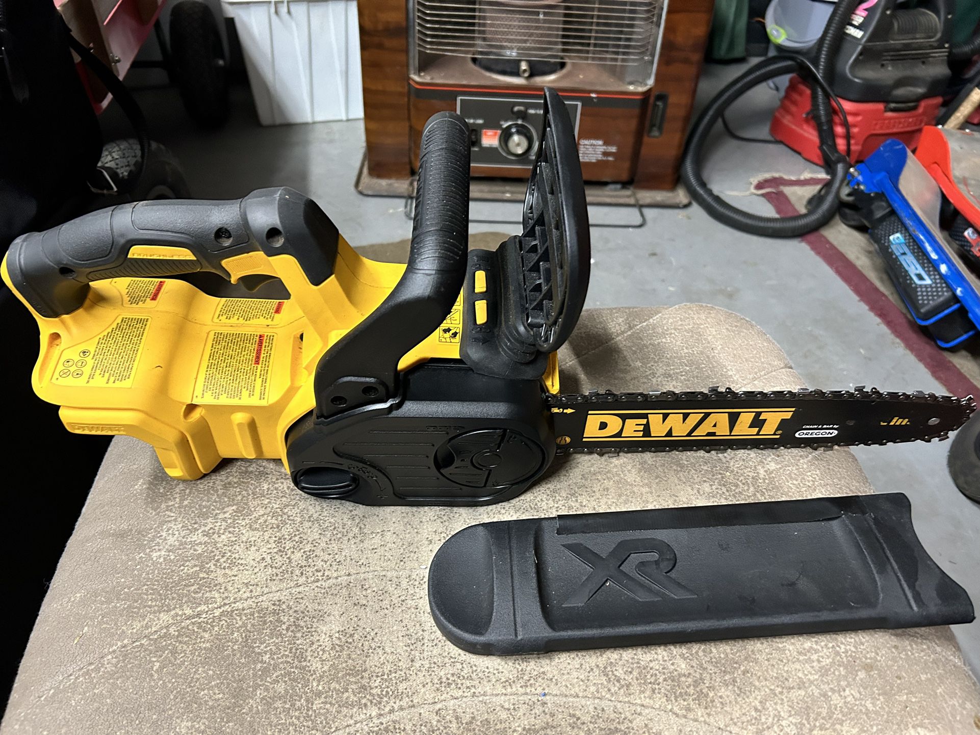 Dewalt 20v Battery Operated Chainsaw