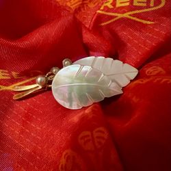 Brooch 
