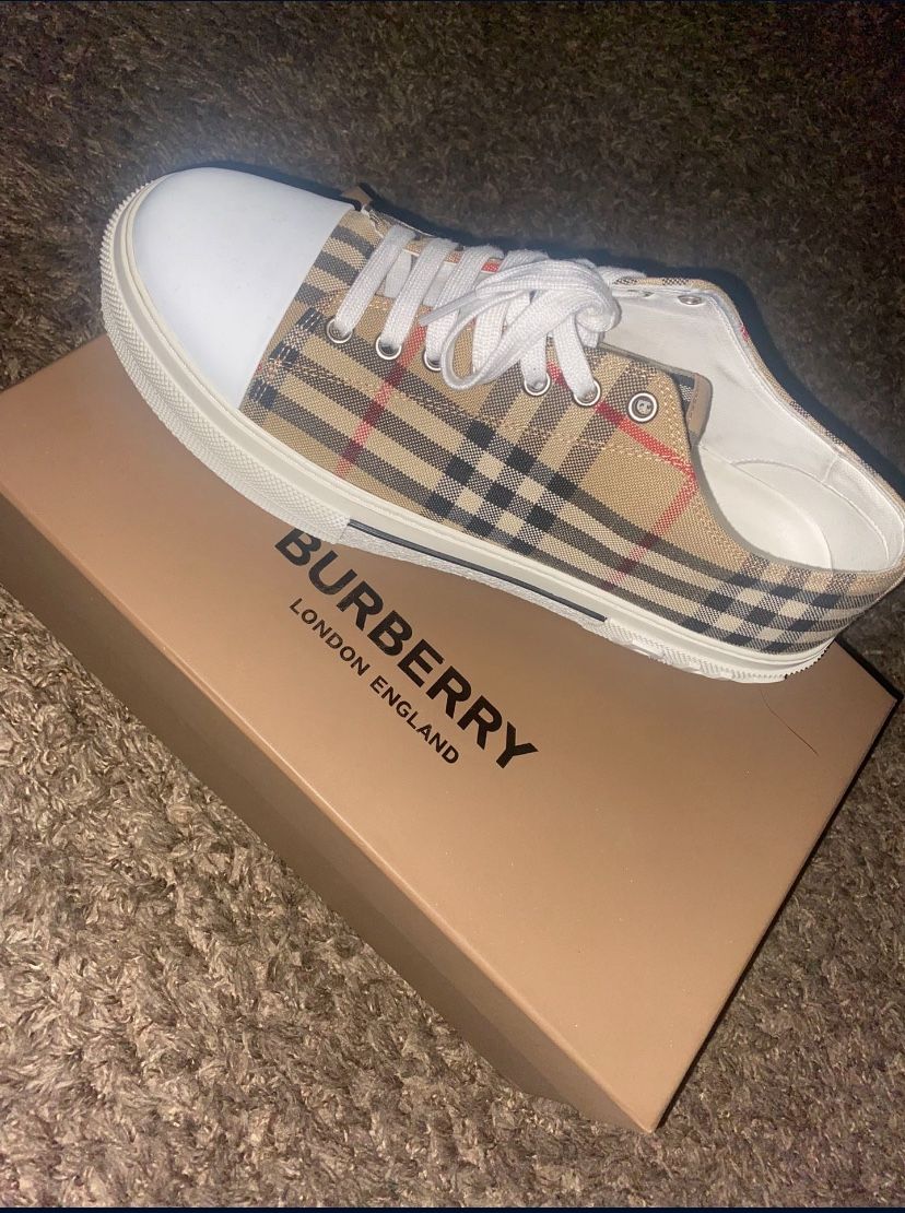Burberry Shoes