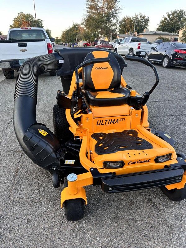 Cub Cadet Ultima ZT1 54″ 24HP Kohler 7000 Zero Turn Mower Includes bag
