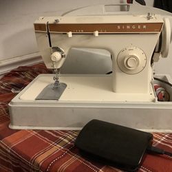 Singer 247 Sewing Machine 